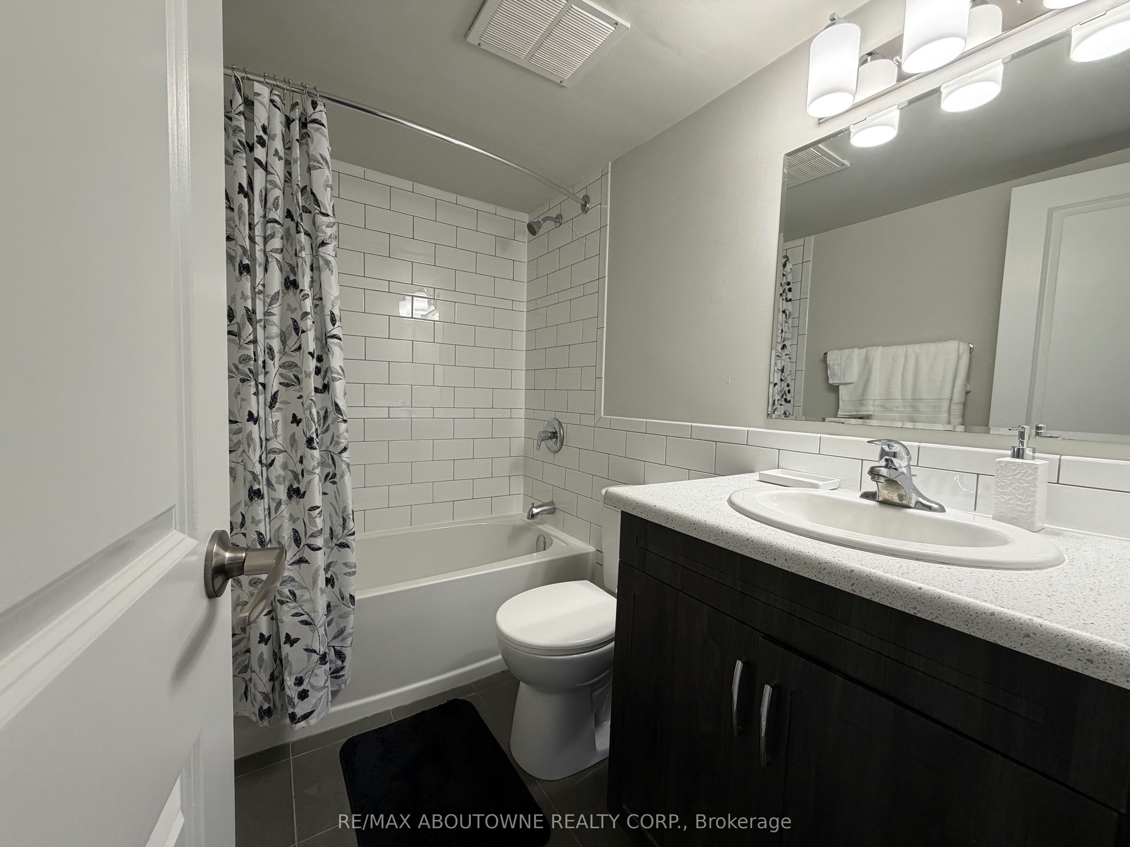 301-145 Wellington Street W, Aurora, ON, L4G 2N9 - 7