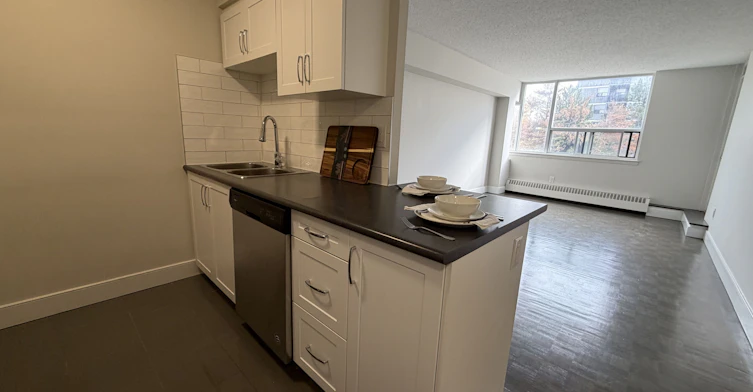 301-145 Wellington Street W, Aurora, ON, L4G 2N9 - 5