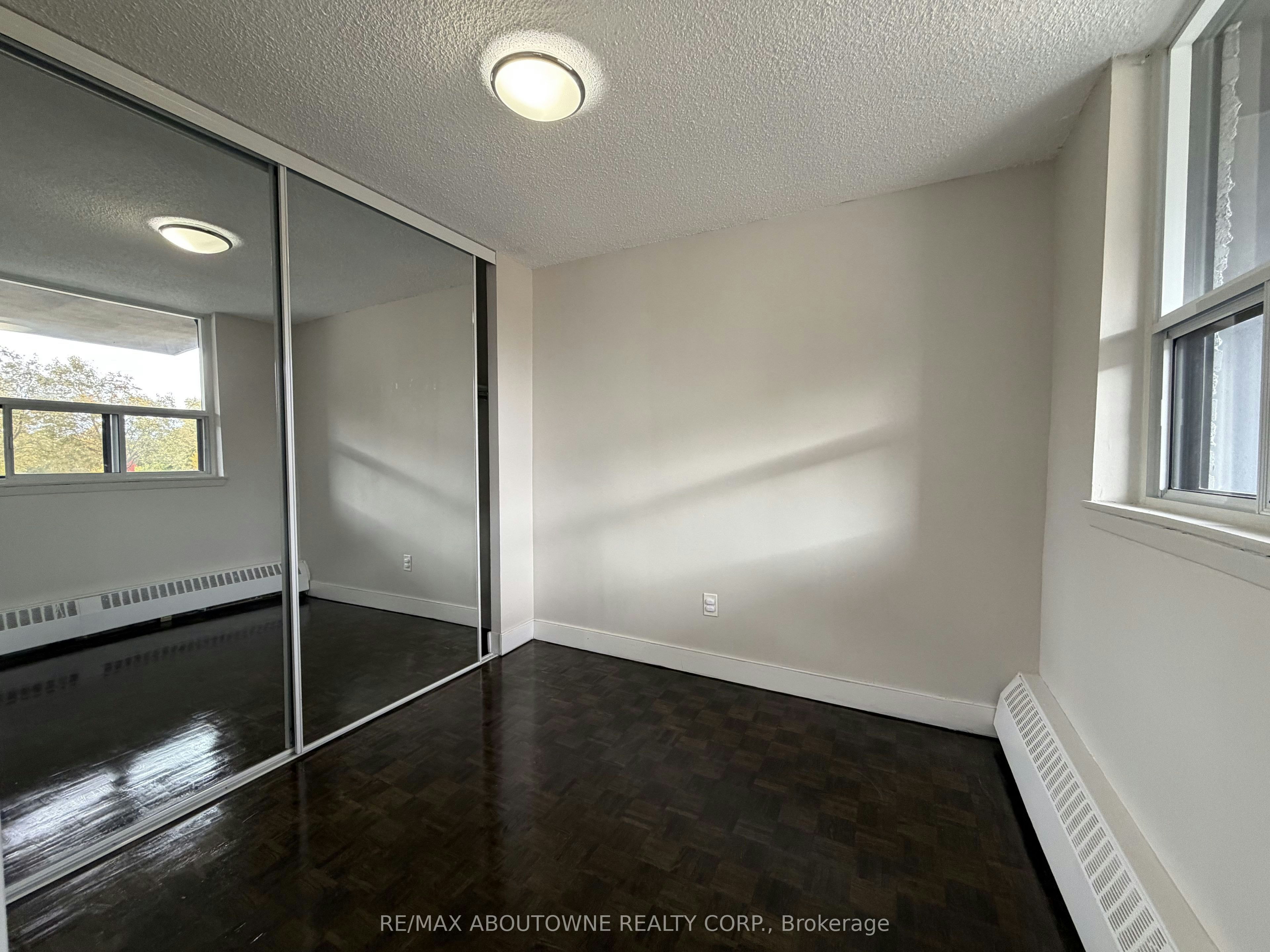 212-145 Wellington Street W, Aurora, ON, L4G 2N9 - 4