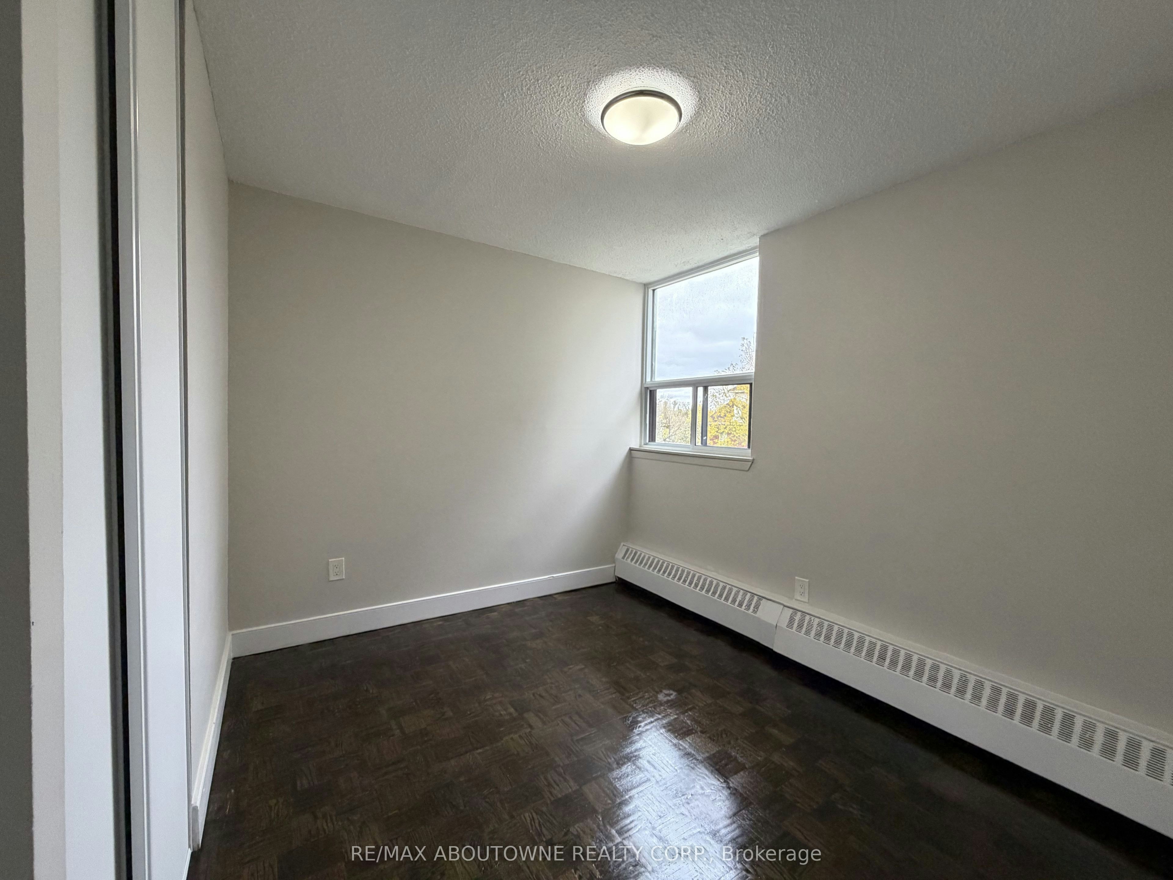 212-145 Wellington Street W, Aurora, ON, L4G 2N9 - 8
