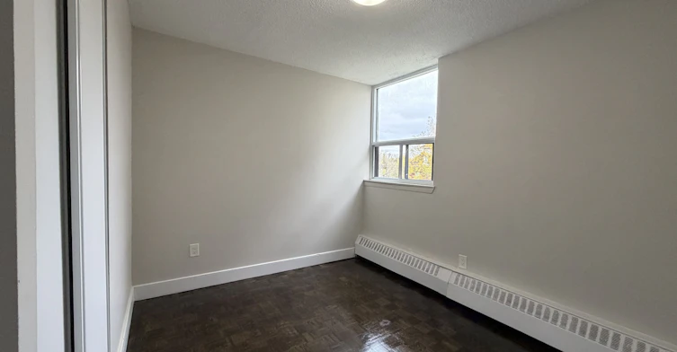 212-145 Wellington Street W, Aurora, ON, L4G 2N9 - 8