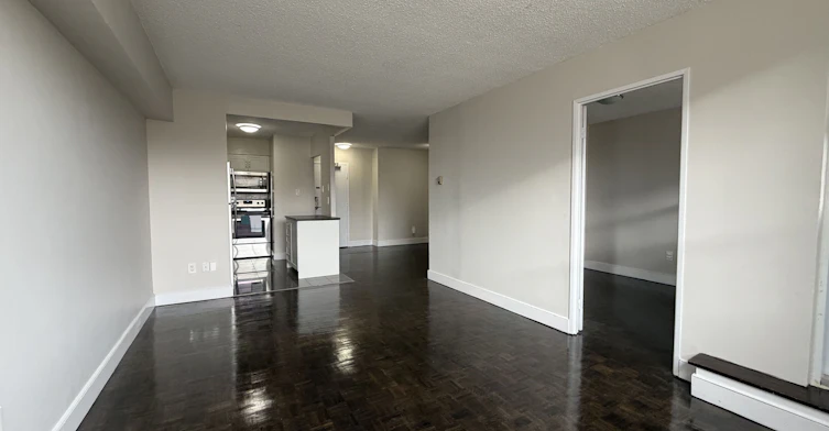 212-145 Wellington Street W, Aurora, ON, L4G 2N9 - 3
