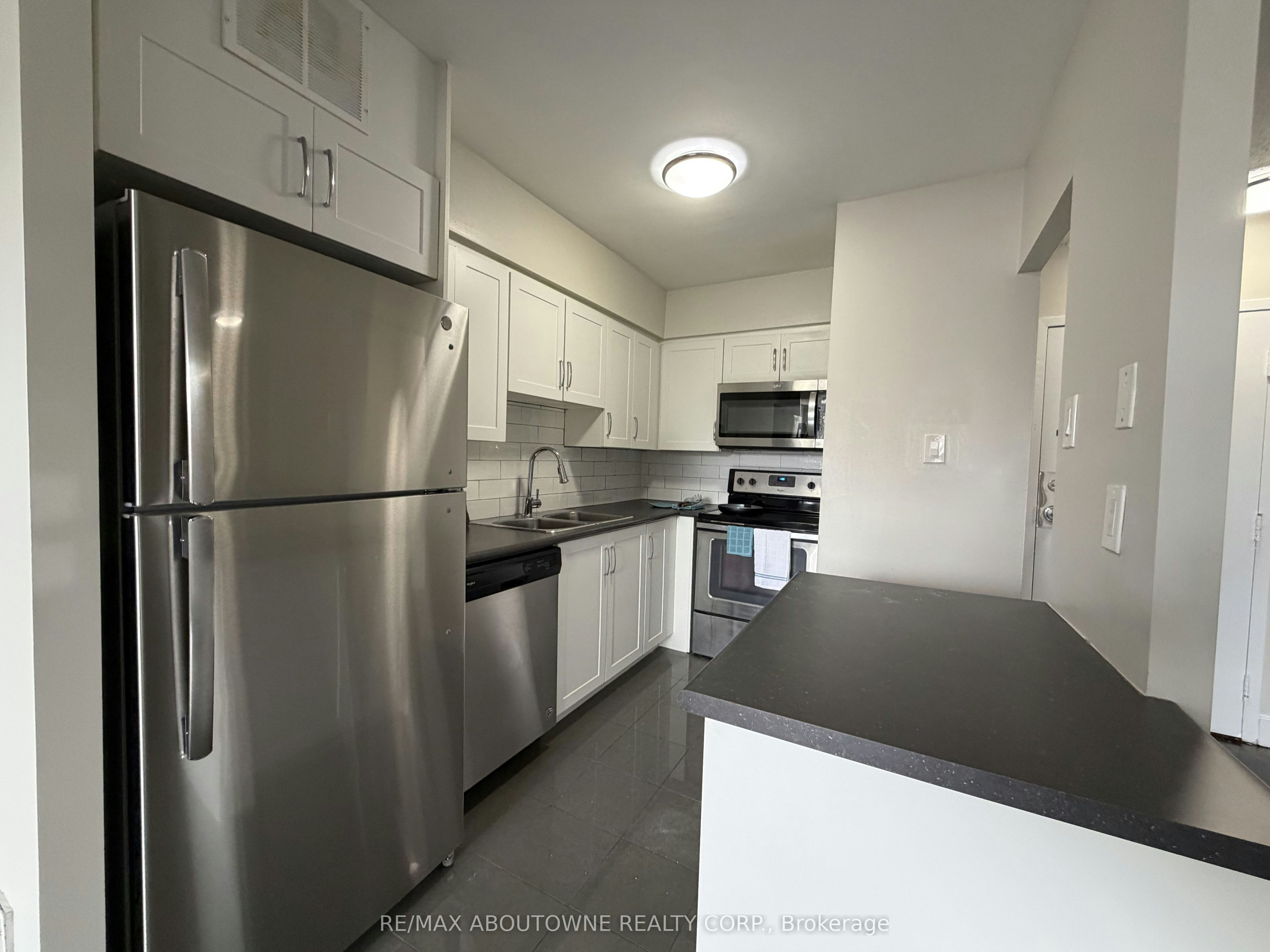 212-145 Wellington Street W, Aurora, ON, L4G 2N9 - 5