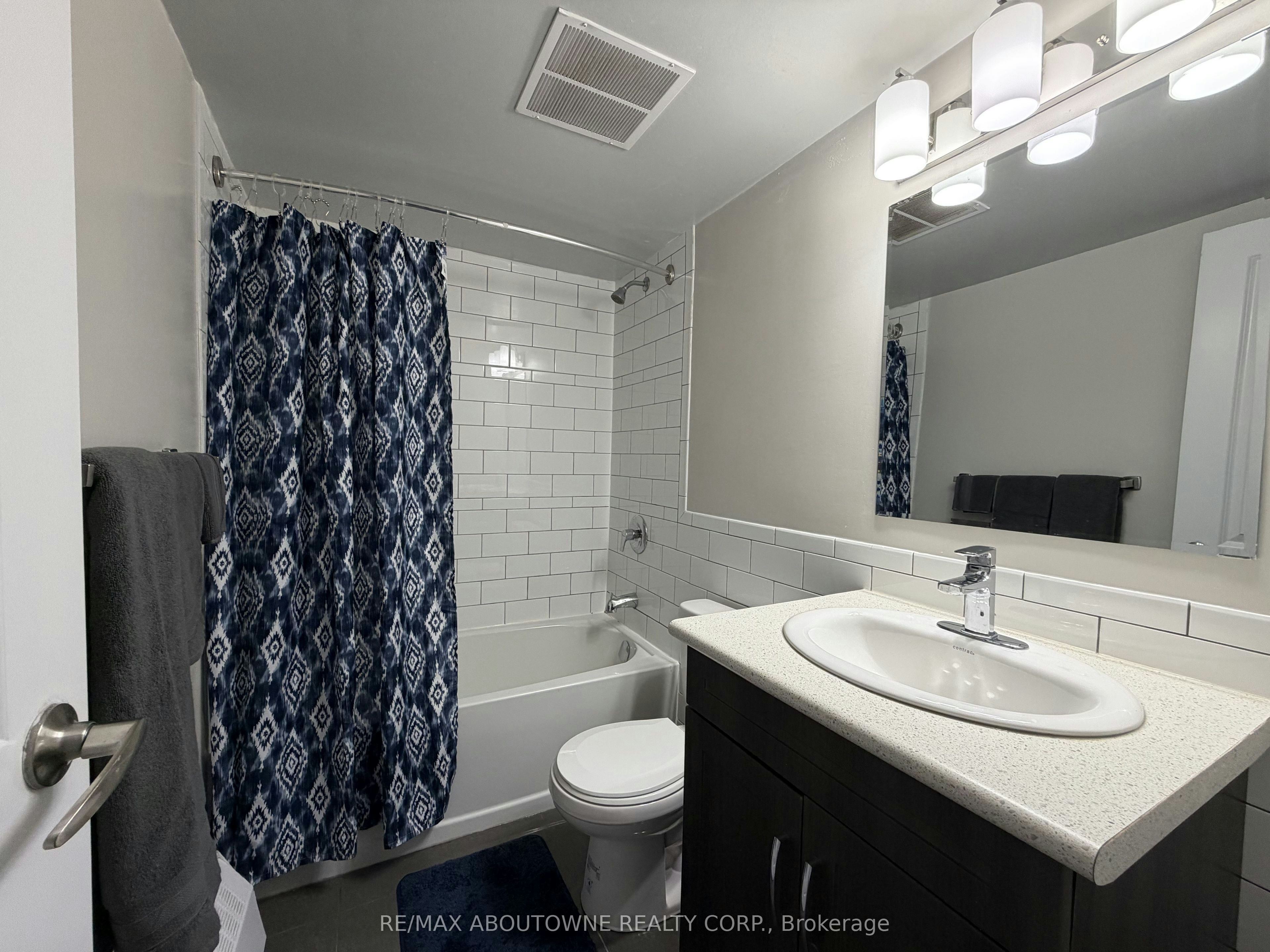 212-145 Wellington Street W, Aurora, ON, L4G 2N9 - 9