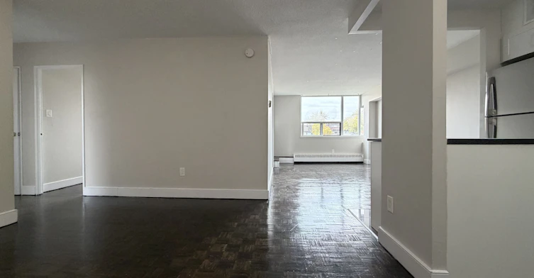 212-145 Wellington Street W, Aurora, ON, L4G 2N9 - 2