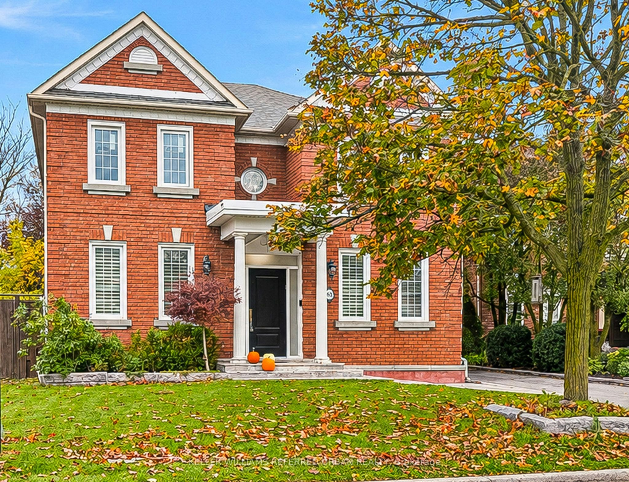 63 Oatlands Crescent, Richmond Hill, ON, L4C 9P2