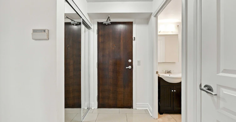 1204-7 North Park Road, Vaughan, ON, L4J 0C9 - 2