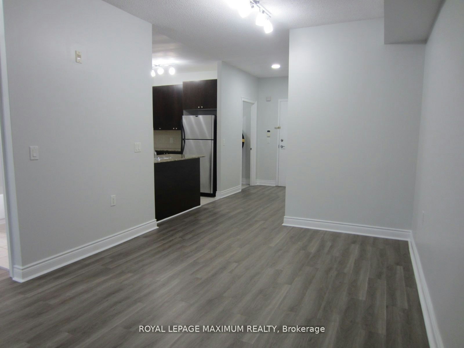 327-8201 Islington Avenue, Vaughan, ON, L4L 9S6 - 5
