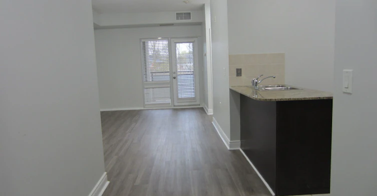327-8201 Islington Avenue, Vaughan, ON, L4L 9S6 - 4