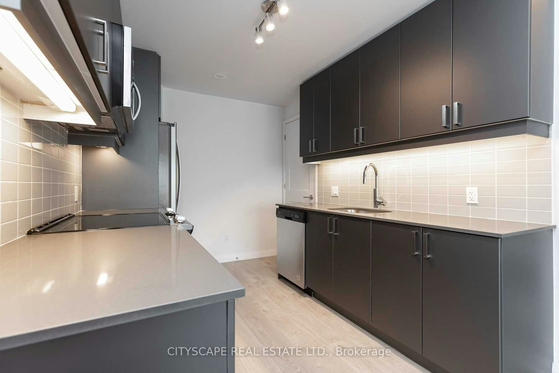 Th07-1010 Portage Parkway, Vaughan, ON, L4K 0K3 - 4