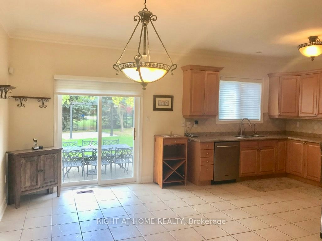 106 Avdell Avenue, Vaughan, ON, L4H 1H3 - 4