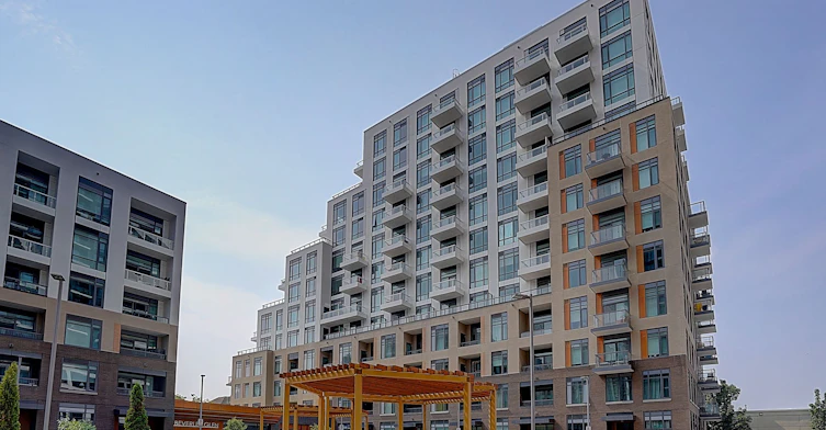 712-8 Beverley Glen Boulevard, Vaughan, ON, L4J 0L4
