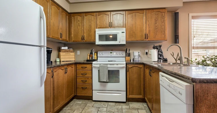 40 Bambi Crescent, Georgina, ON, L4P 4C6 - 10