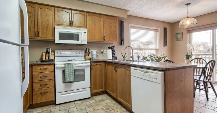 40 Bambi Crescent, Georgina, ON, L4P 4C6 - 11
