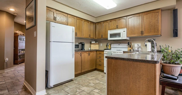 40 Bambi Crescent, Georgina, ON, L4P 4C6 - 8