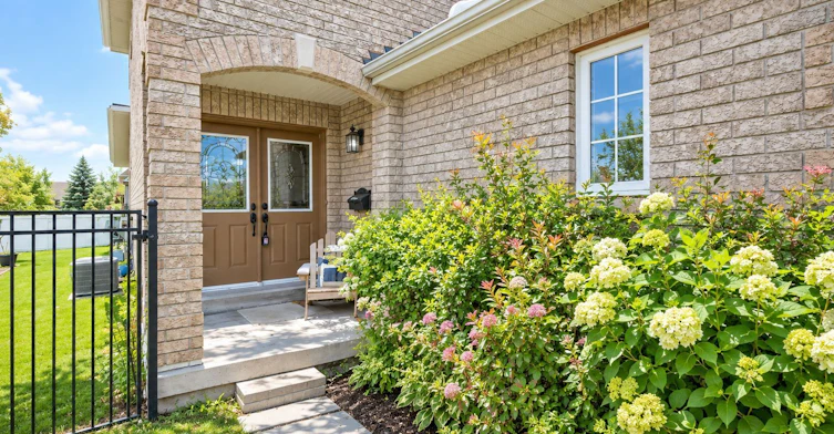 40 Bambi Crescent, Georgina, ON, L4P 4C6 - 2