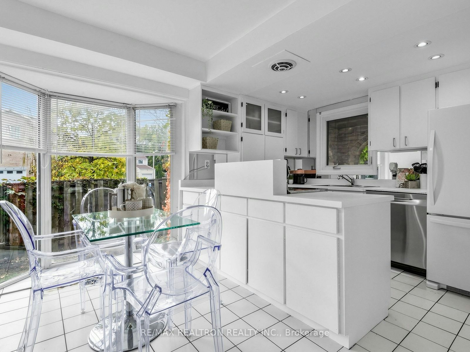 45 Mcclintock Crescent, Vaughan, ON, L4J 2S7