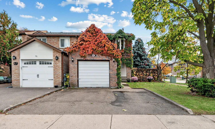 45 Mcclintock Crescent