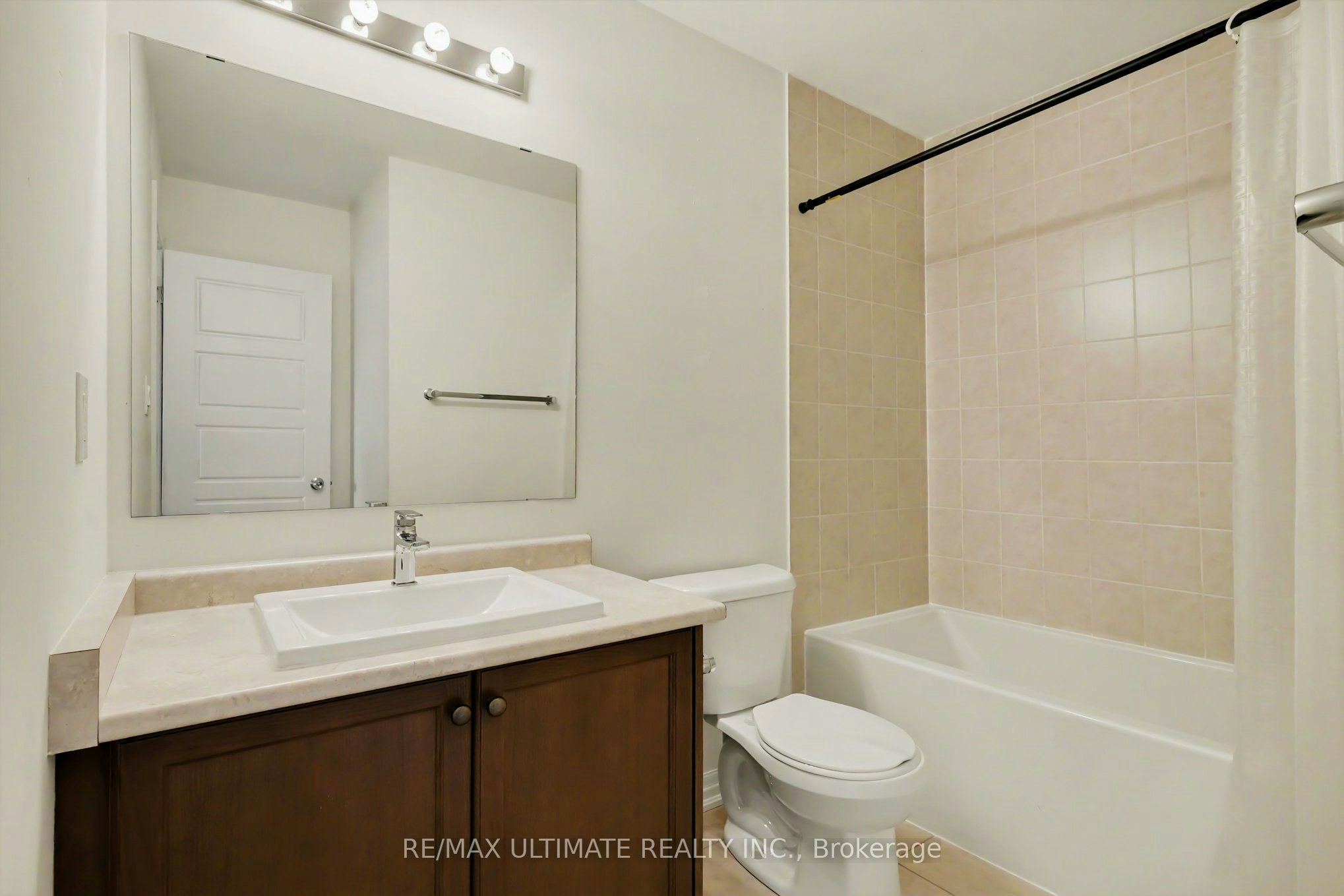 251 Vivant Street, Newmarket, ON, L3X 0K9 - 20