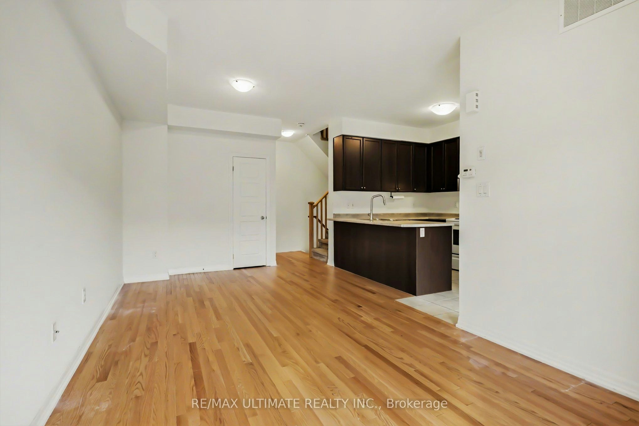 251 Vivant Street, Newmarket, ON, L3X 0K9 - 4