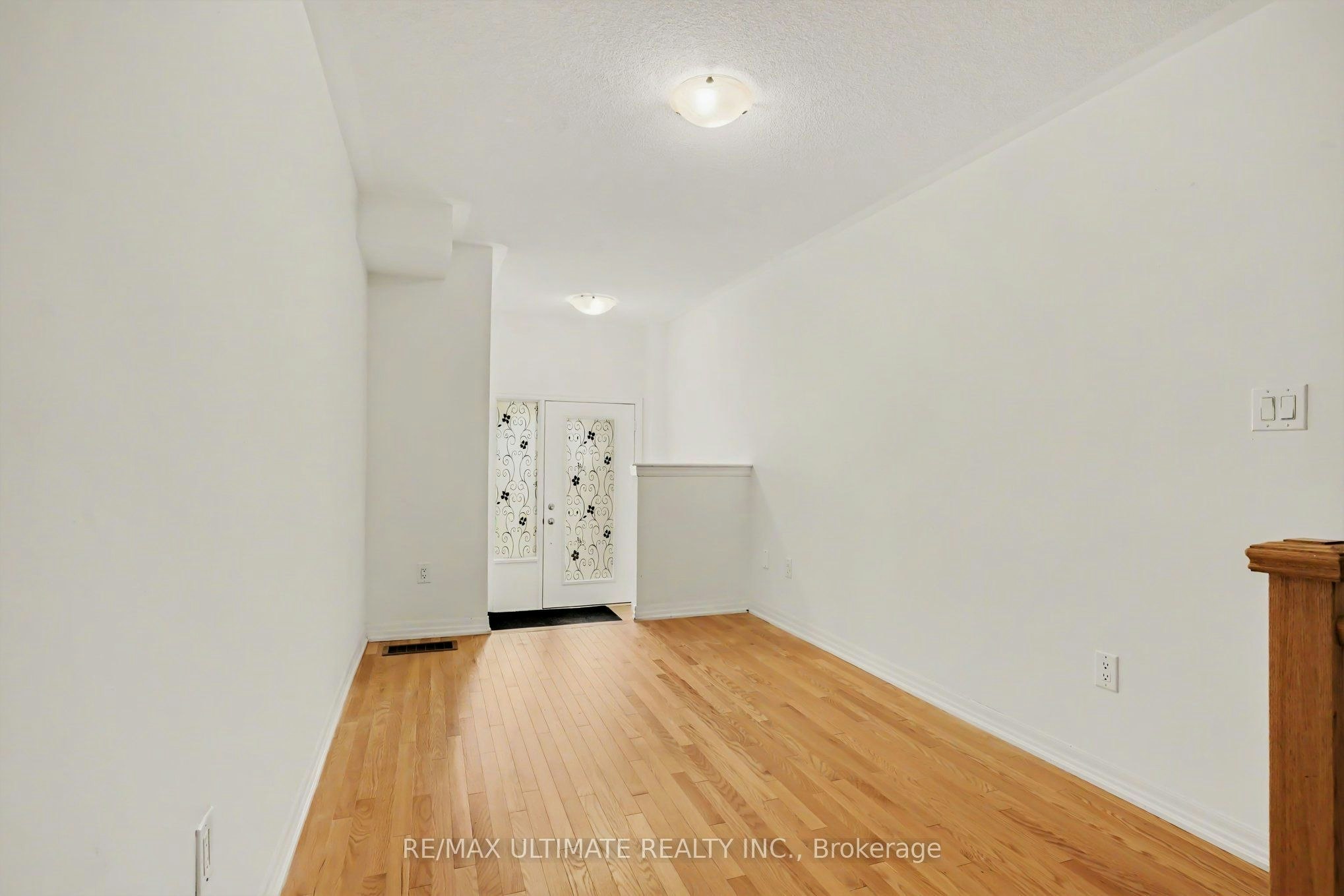 251 Vivant Street, Newmarket, ON, L3X 0K9 - 2