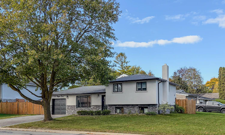 221 Tupper Boulevard