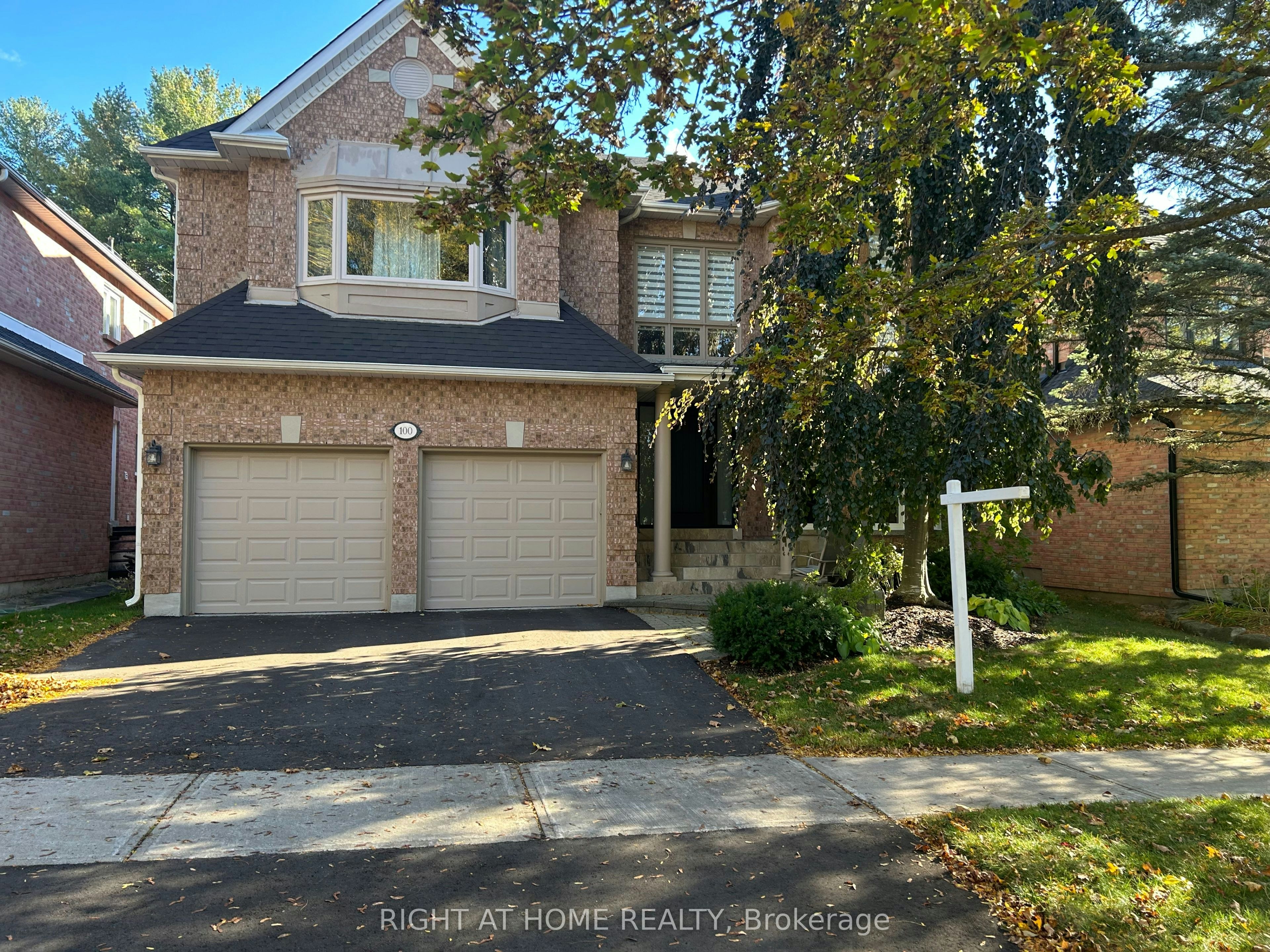 100 Carlyle Crescent, Aurora, ON, L4G 6P7