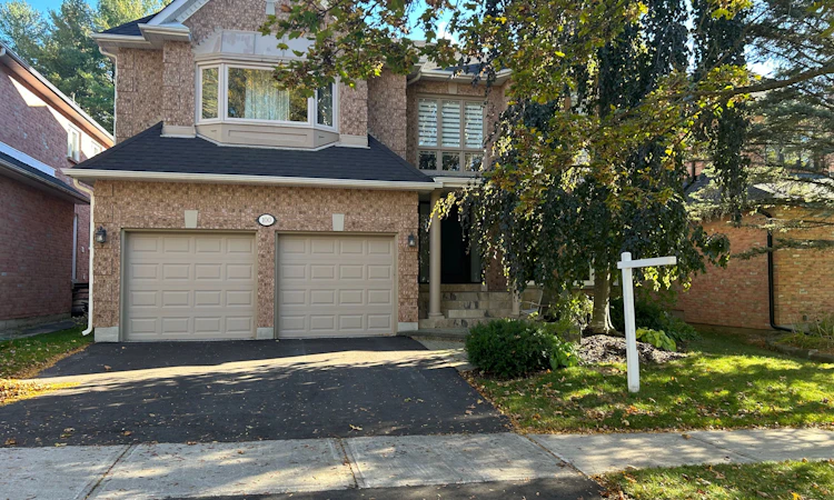 100 Carlyle Crescent