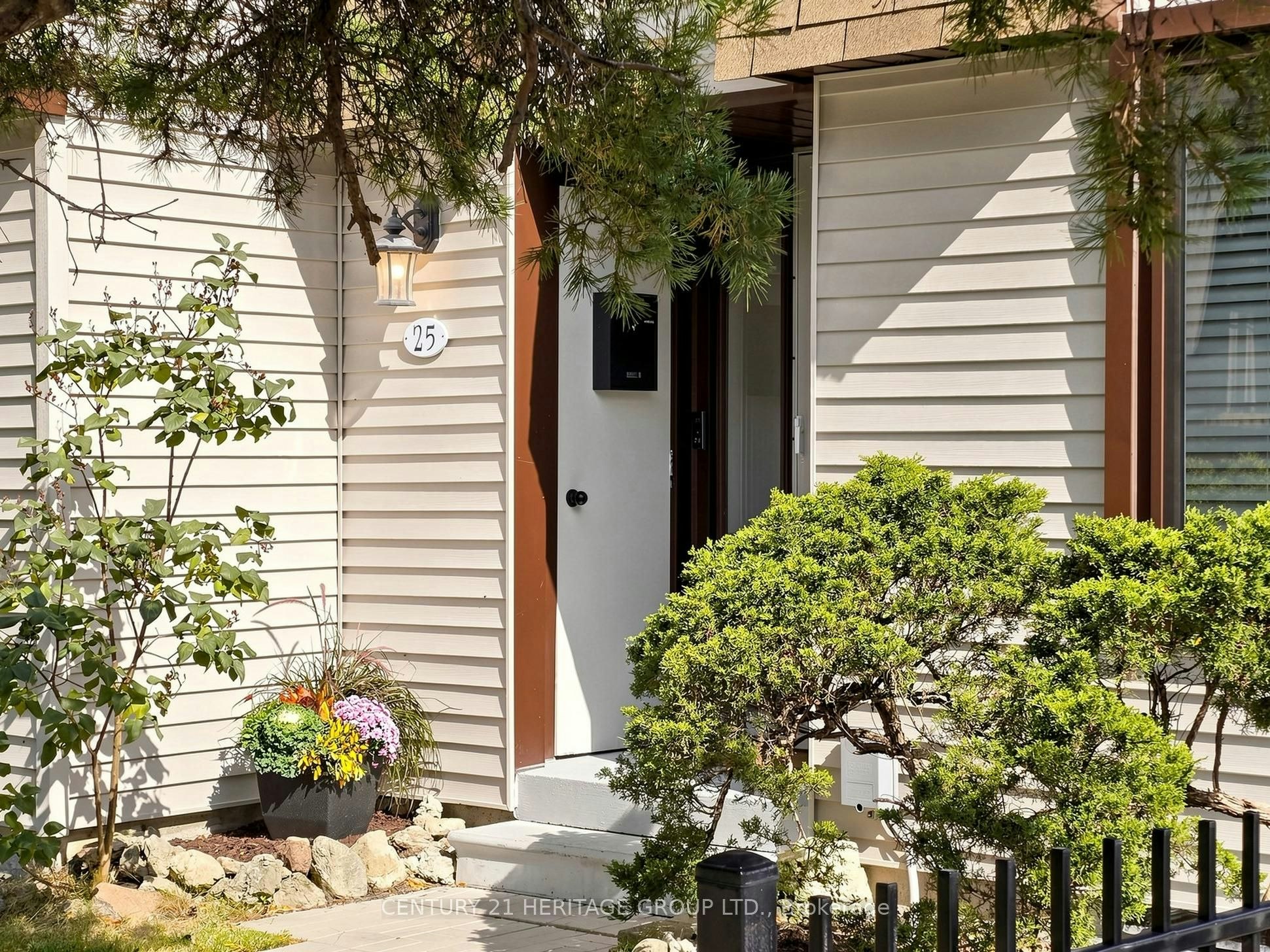 25-189 Springhead Gardens, Richmond Hill, ON, L4C 5C7