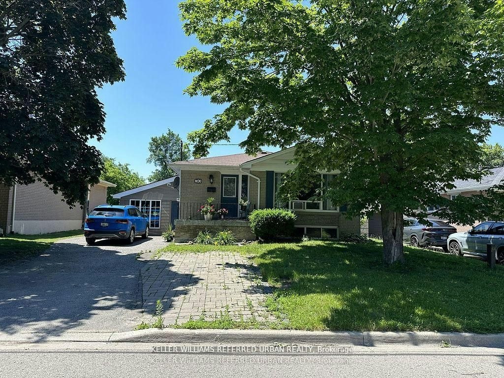 Main-30 Collins Crescent, Aurora, ON, L4G 2W2