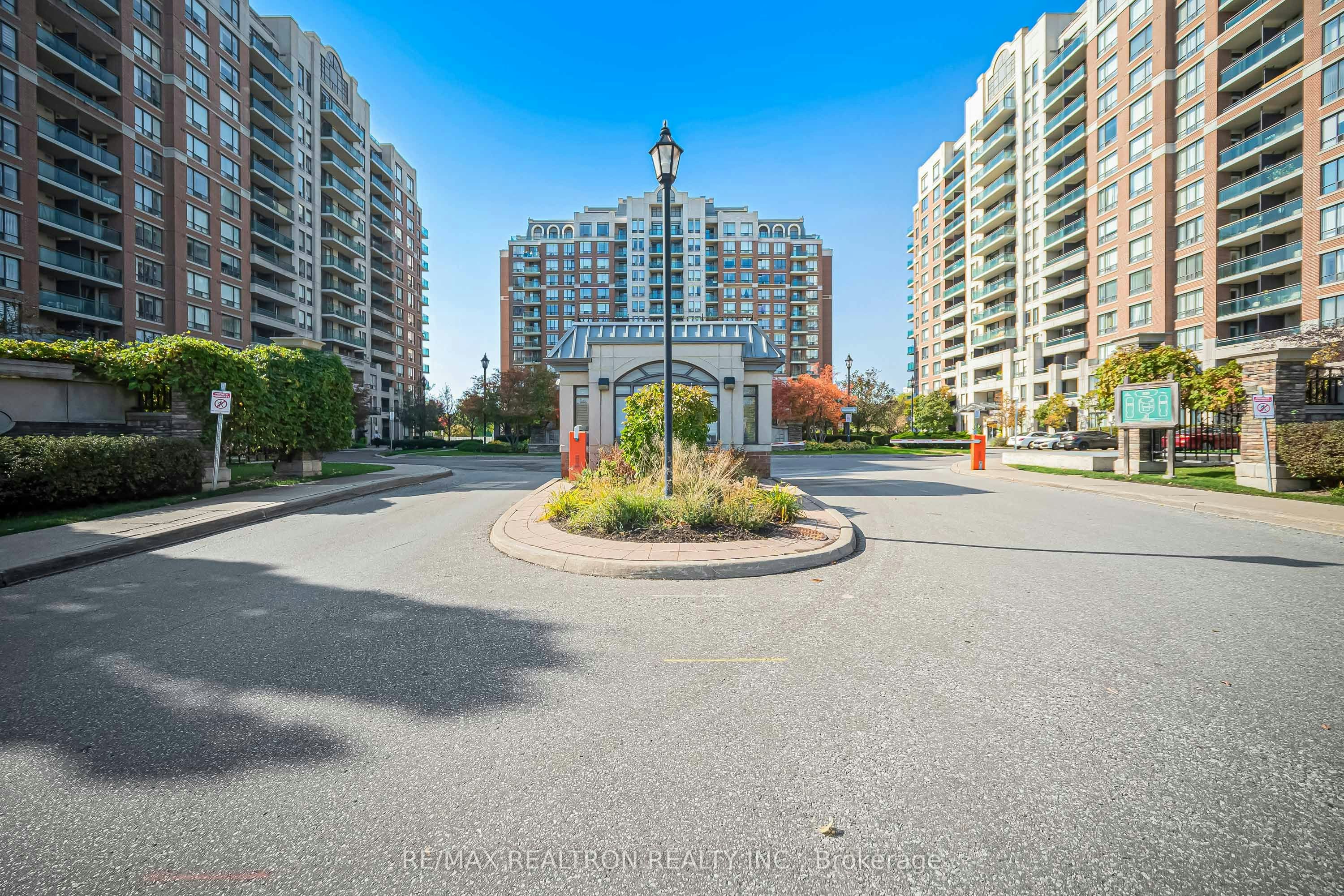 601-330 Red Maple Road, Richmond Hill, ON, L4C 0T6