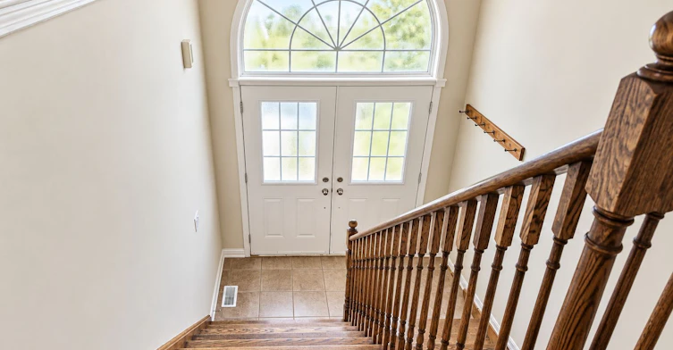 Main Fl-10 Armstrong Crescent, Bradford West Gwillimbury, ON, L3Z 2B5 - 2