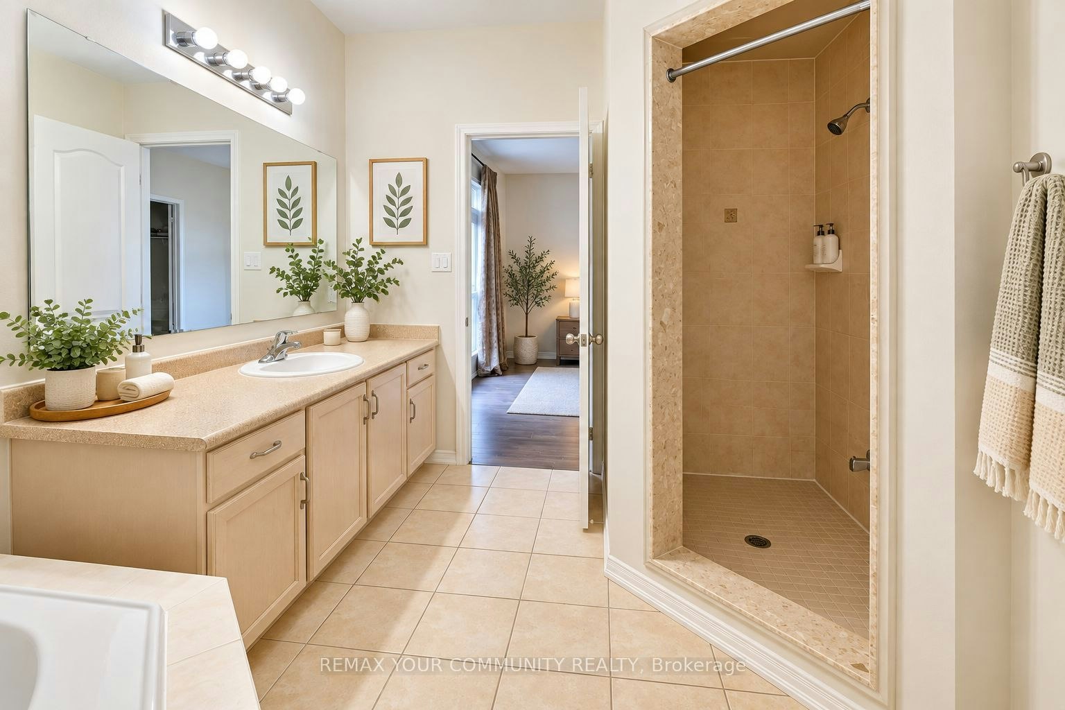 Main Fl-10 Armstrong Crescent, Bradford West Gwillimbury, ON, L3Z 2B5 - 9