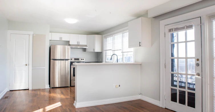 2-22 Centre Street, Bradford West Gwillimbury, ON, L3Z 2B7 - 6