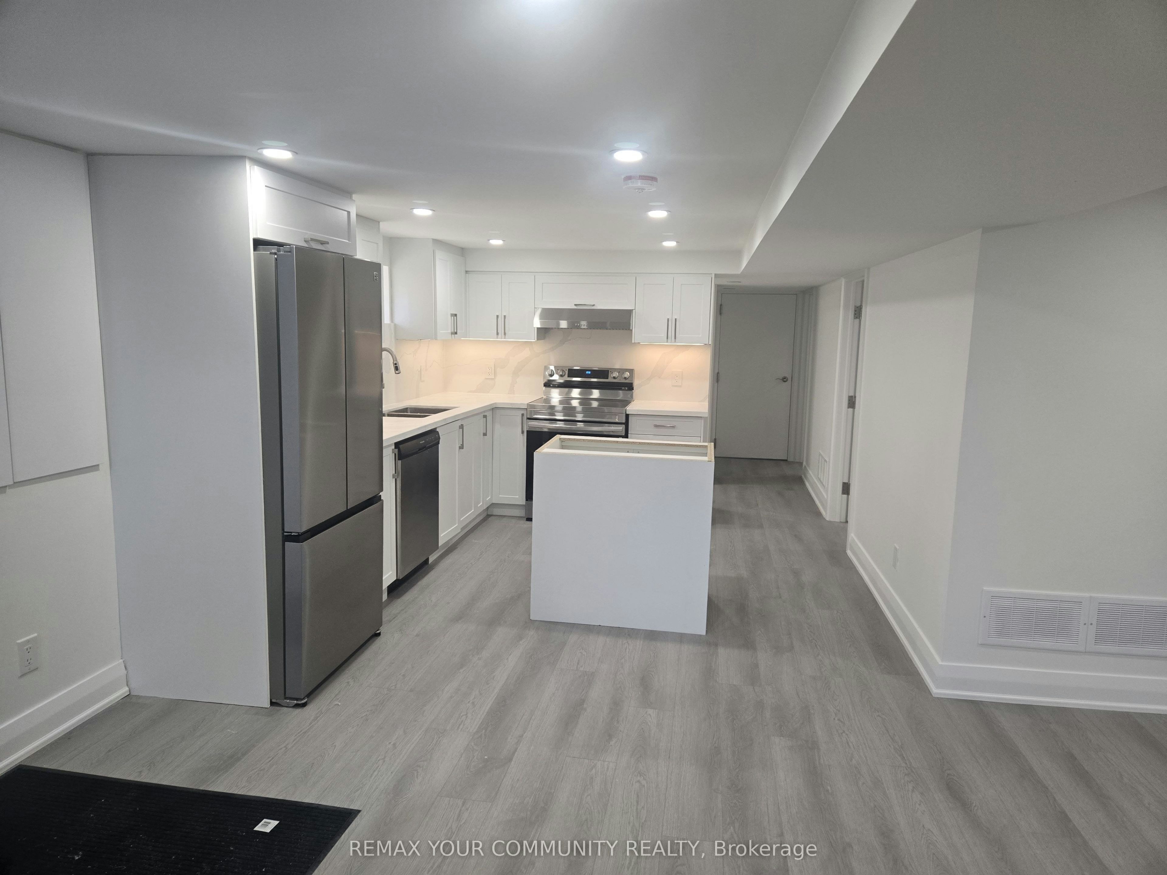 64 Rockport Crescent, Richmond Hill, ON, L4C 2L6