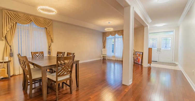 98 Thornhill Ravines Crescent, Vaughan, ON, L6A 4J8 - 4