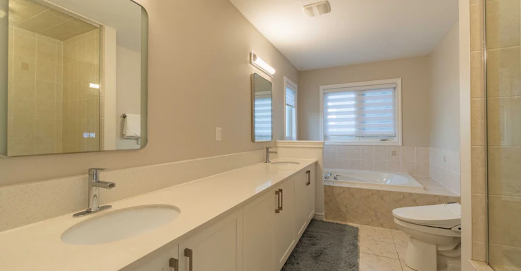 98 Thornhill Ravines Crescent, Vaughan, ON, L6A 4J8 - 12