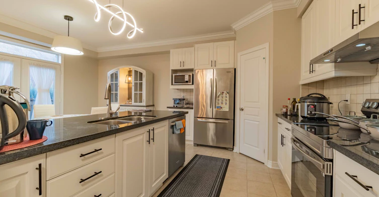 98 Thornhill Ravines Crescent, Vaughan, ON, L6A 4J8 - 9
