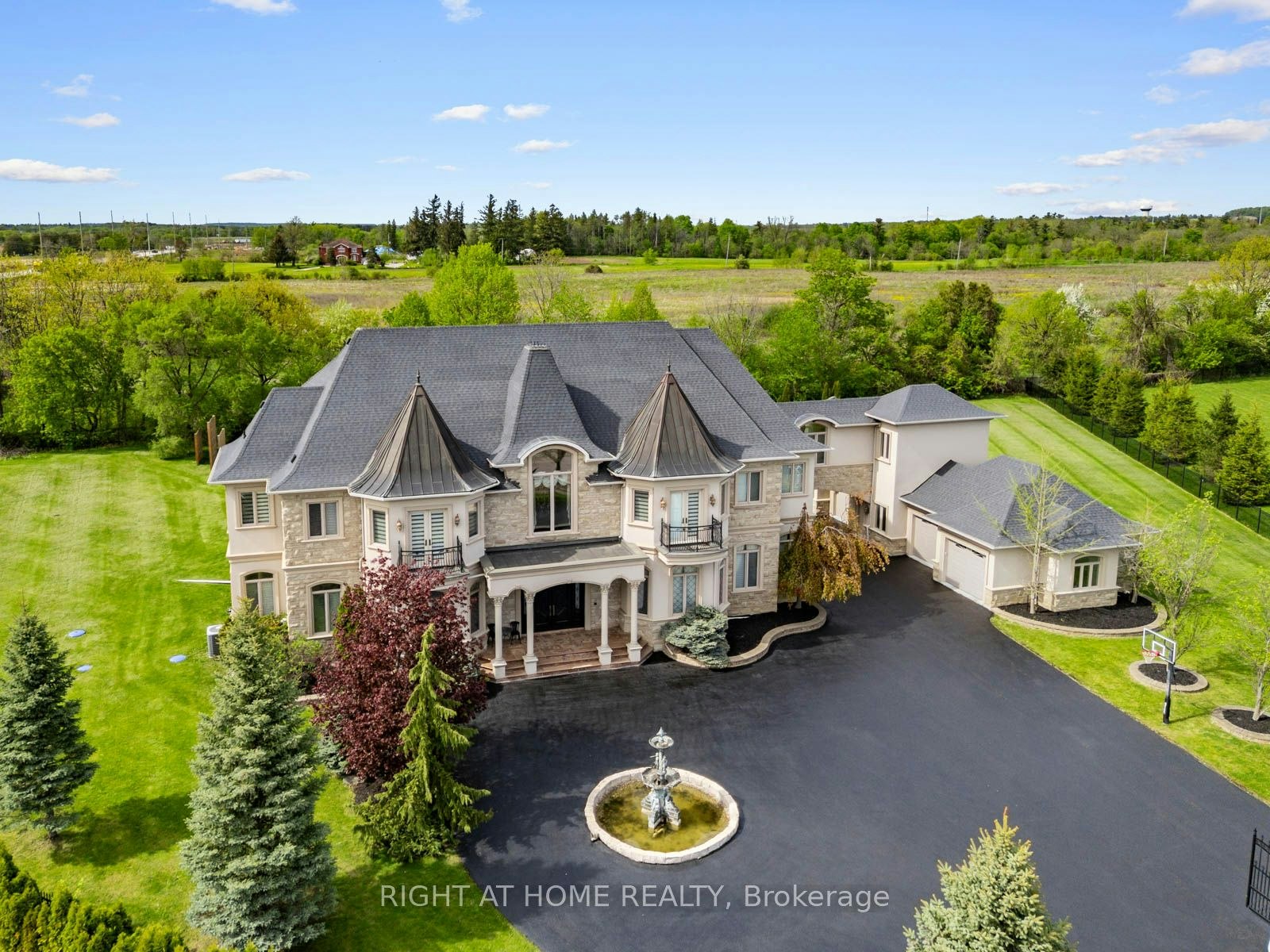 100 Rocmary Place, Vaughan, ON, L4L 8Z1