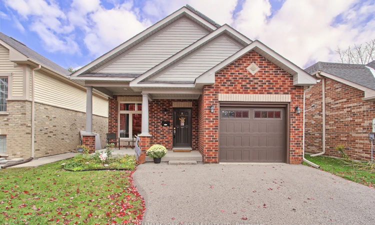 17 Hillview Drive