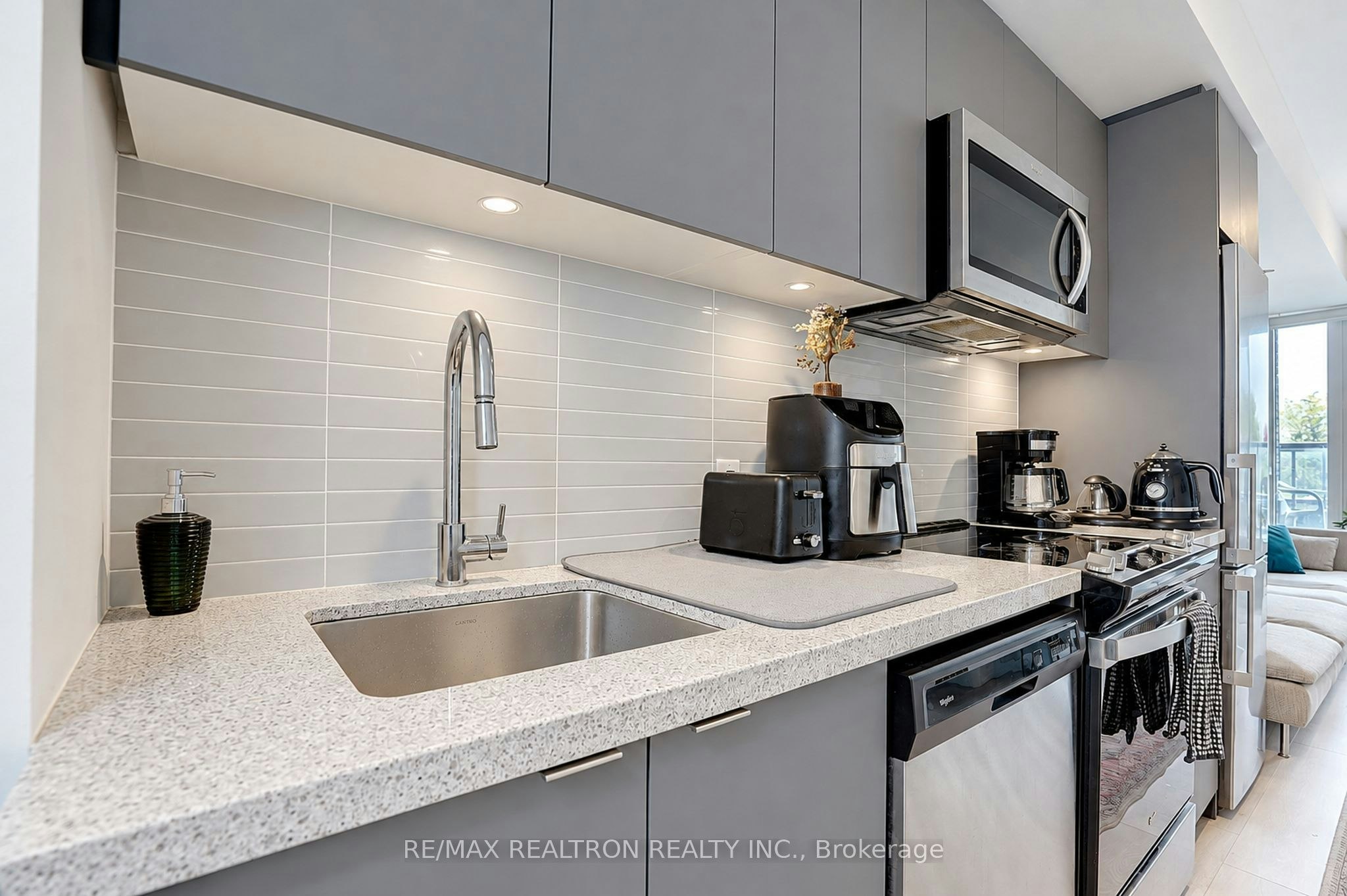 202W-3 Rosewater Street - 5