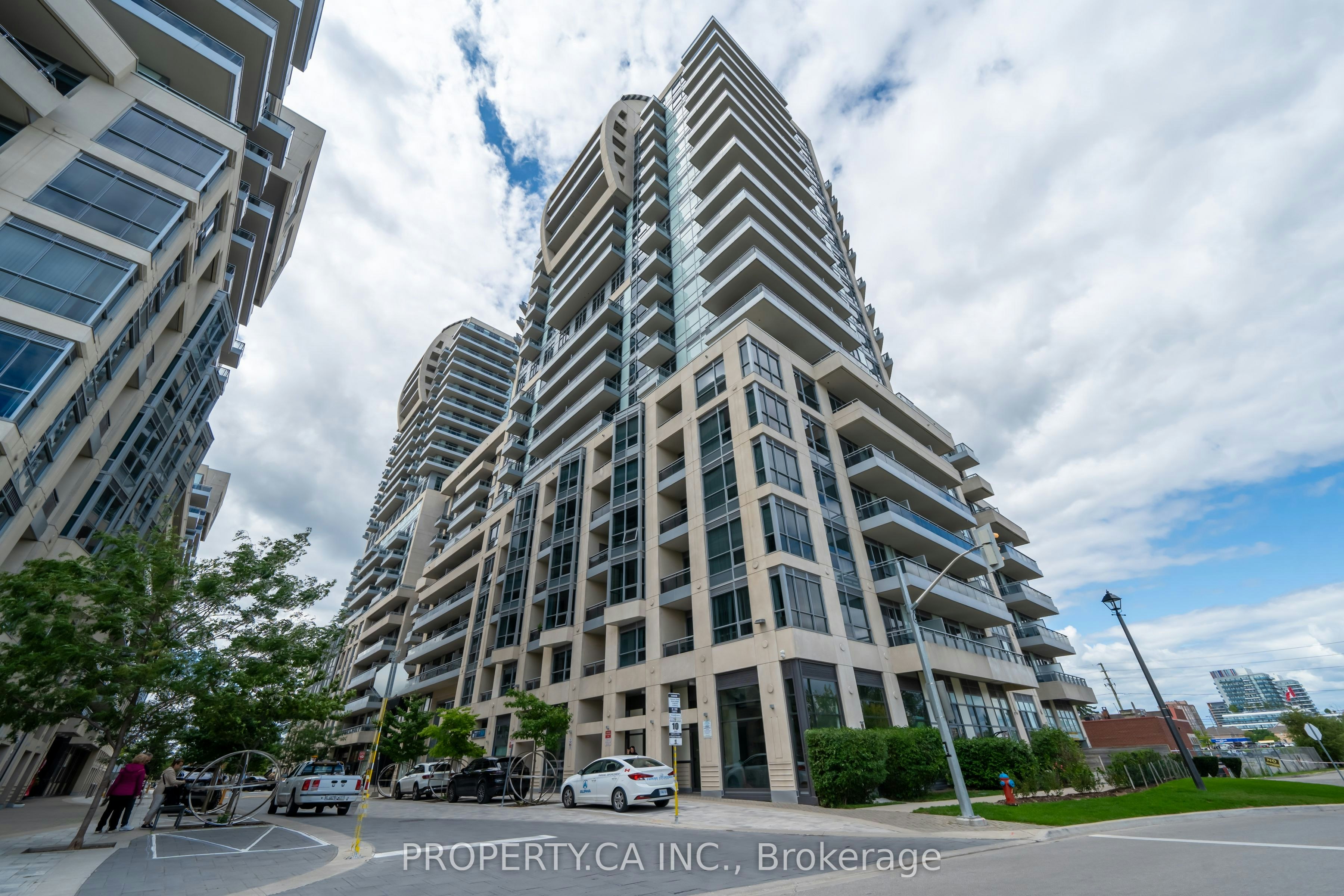 1210-9205 Yonge Street S, Richmond Hill, ON, L4C 1V5