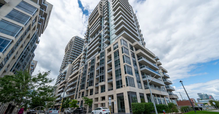 1210-9205 Yonge Street S, Richmond Hill, ON, L4C 1V5
