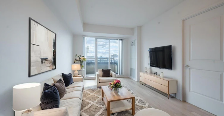 1210-9205 Yonge Street S, Richmond Hill, ON, L4C 1V5 - 9