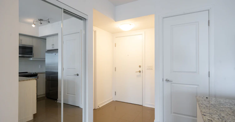 1210-9205 Yonge Street S, Richmond Hill, ON, L4C 1V5 - 3