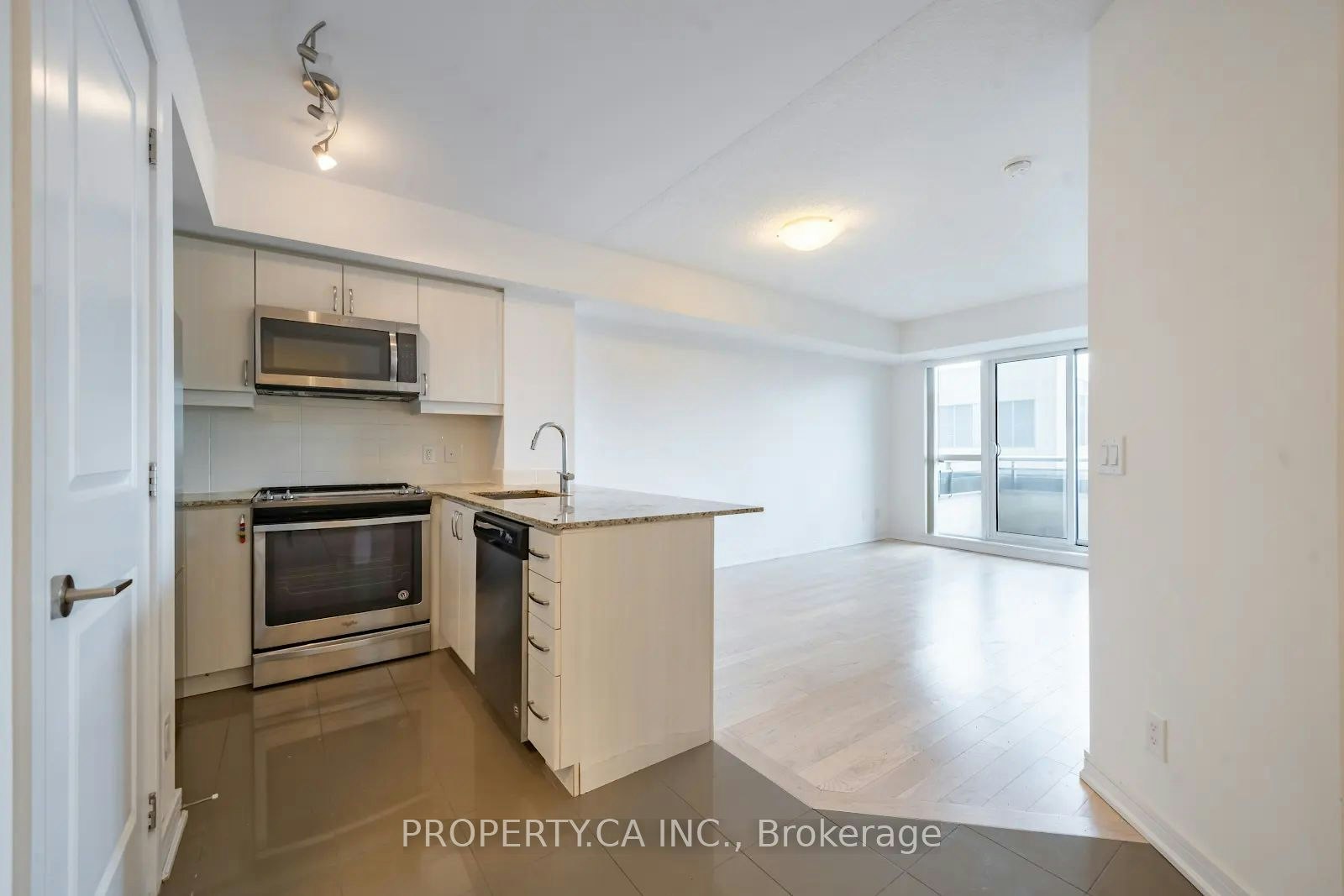 1210-9205 Yonge Street S, Richmond Hill, ON, L4C 1V5 - 4