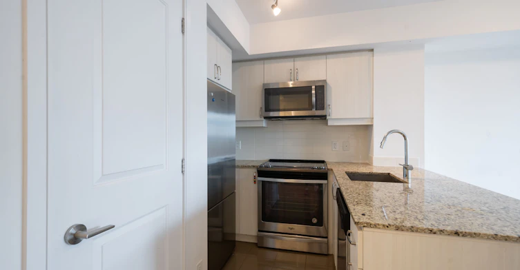 1210-9205 Yonge Street S, Richmond Hill, ON, L4C 1V5 - 6