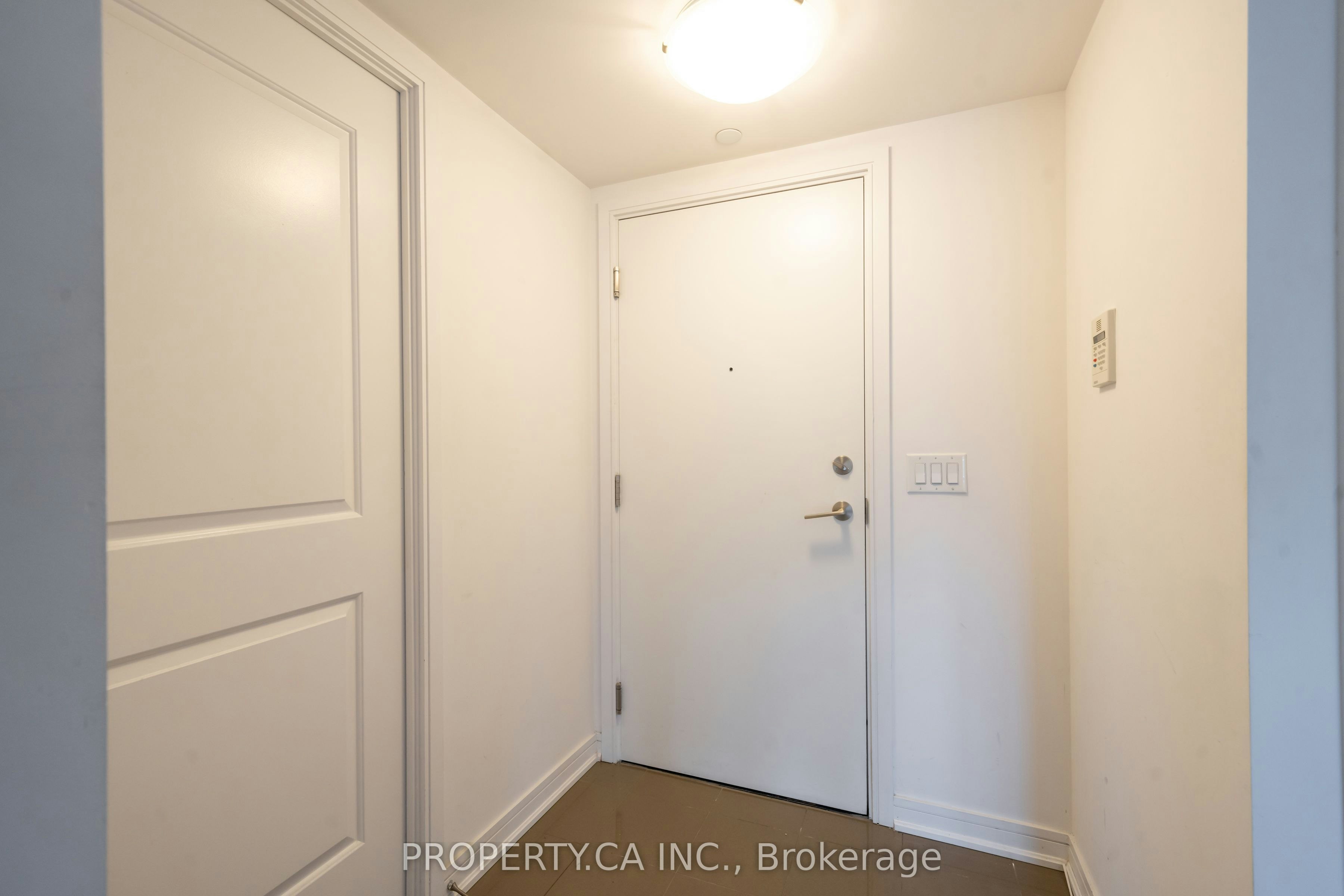 1210-9205 Yonge Street S, Richmond Hill, ON, L4C 1V5 - 2
