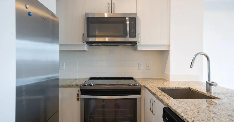 1210-9205 Yonge Street S, Richmond Hill, ON, L4C 1V5 - 5