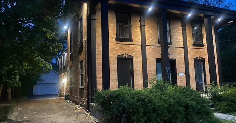 1-457 D'arcy Street, Newmarket, ON, L3Y 1M9 - 2